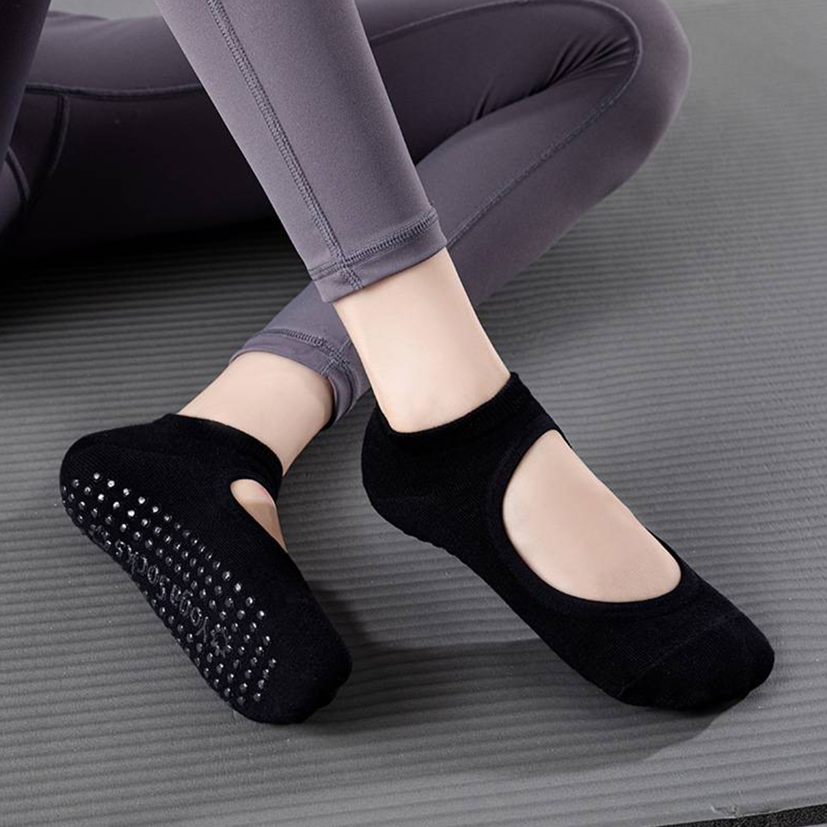 Pilates & Yoga Unleashed Studio Tuckahoe - Non-Slip Yoga Socks for Women –