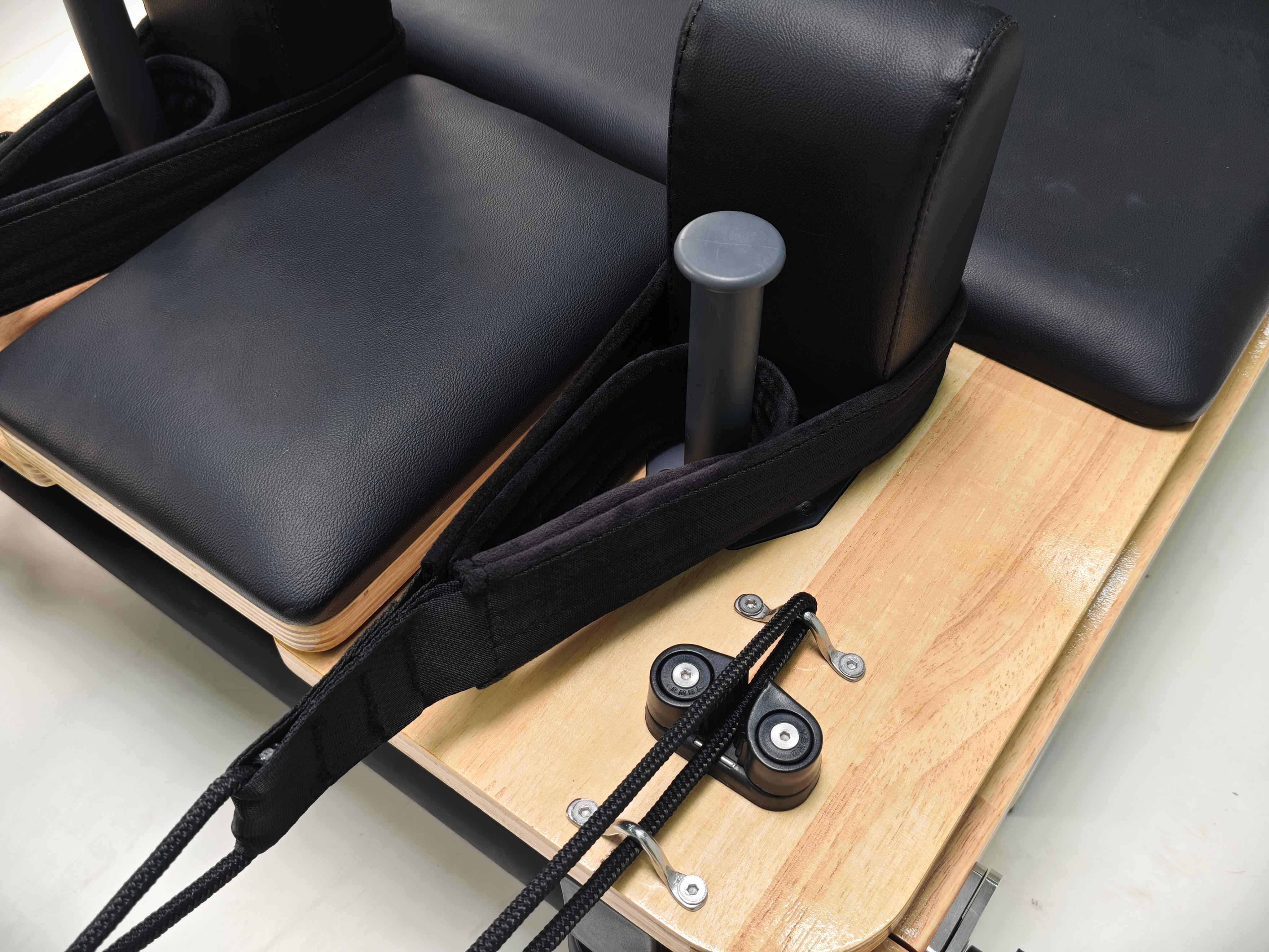 Premium Oak Foldable Pilates R - Pilates & Yoga Unleashed Studio Tuckahoe avaliação e preço